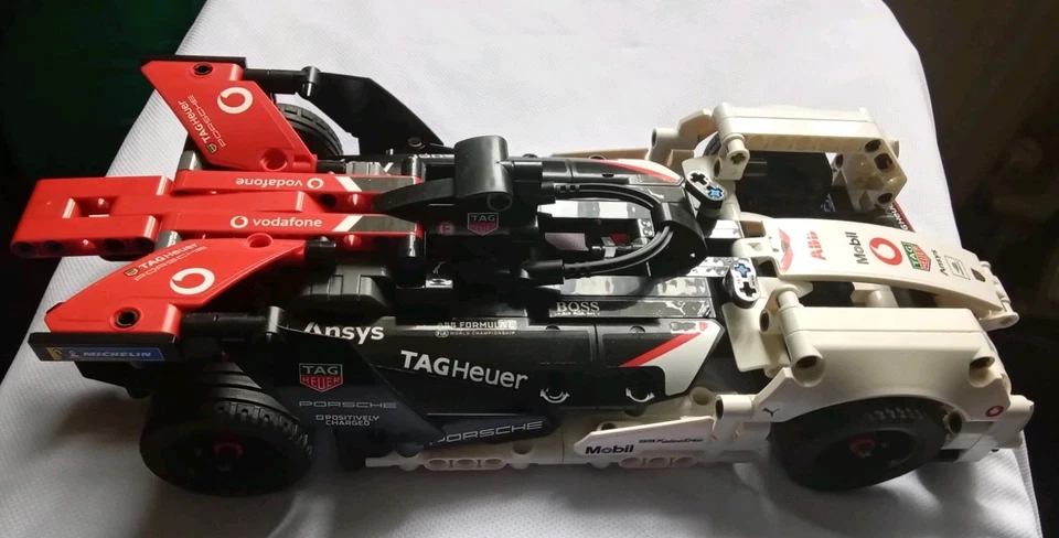 Lego Technic Formula E Porsche 99X Electric, photo 4 of 5