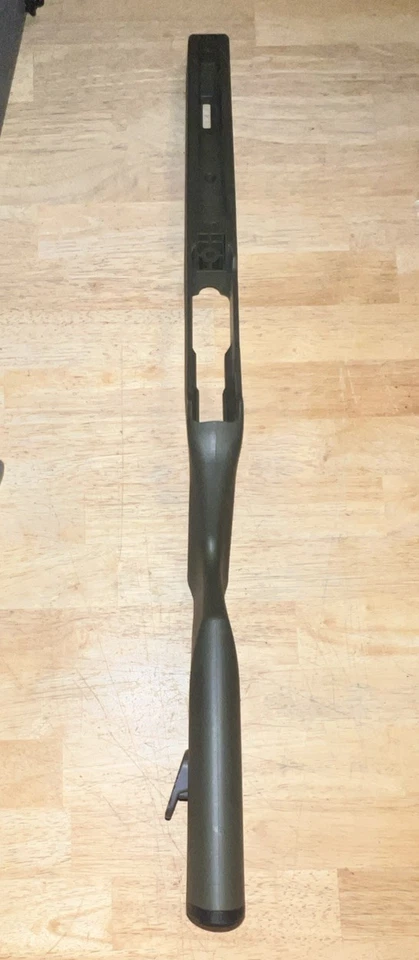 Stock sintético Magpul® Thompson Center R22 - ODG verde estándar o barril de toro Foto 4 de 4