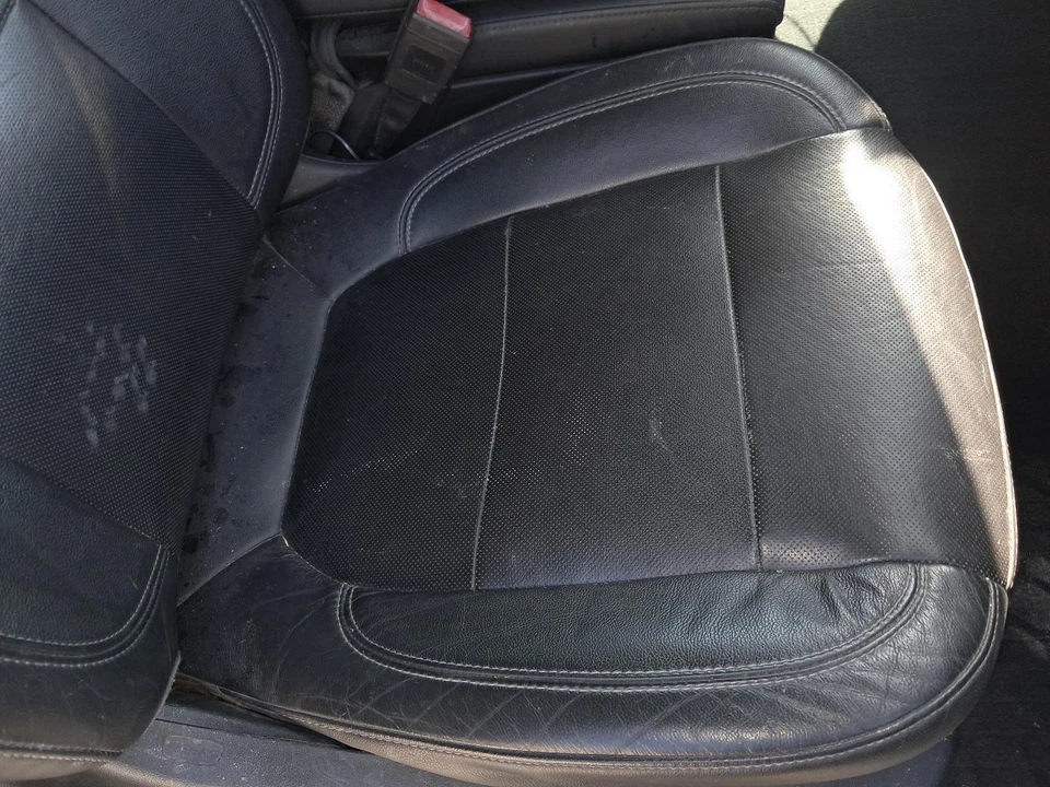 Used Front Right Seat Front fits: 2020 Chevrolet Silverado 3500 pickup bucket an - Изображение 2 из 4