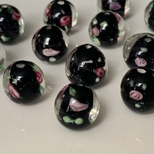 15 perle vintage in vetro nero lavorato a lume con rosa rosa e foglie verdi 13,4 mm 🇬🇧