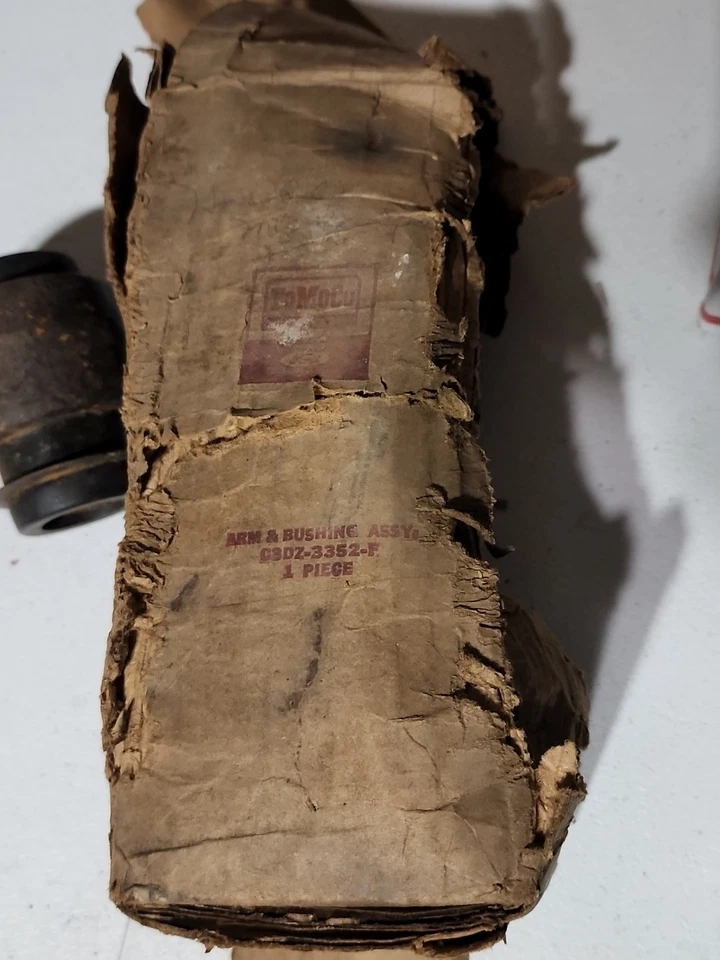 1963 福特 FALCON NOS STEERING IDLER 手臂和衬套 C3DZ-3352-G 原始设备制造商 FOMOCO — 第 3/4 张图片