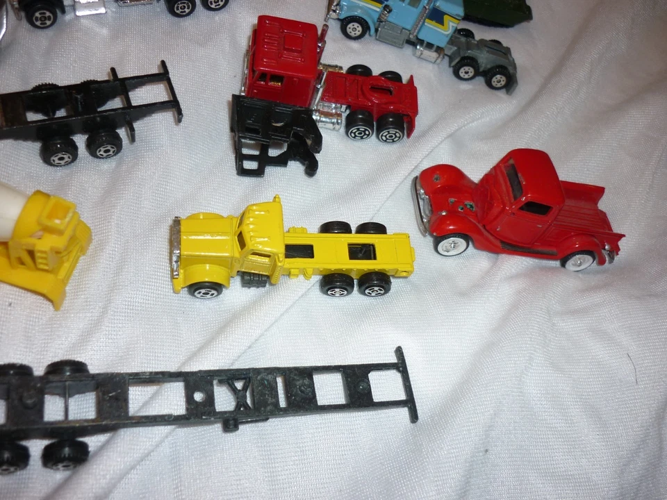 Lote de semirremolque vintage Yat Ming y otros construcción de remolque Hong Kong Foto 4 de 4