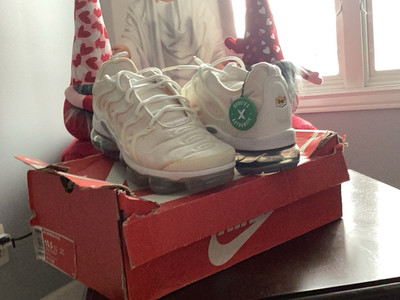 2018 Nike Vapor Max Plus White Pure Platinum Wolf Grey 10.5 Men Decent Condition