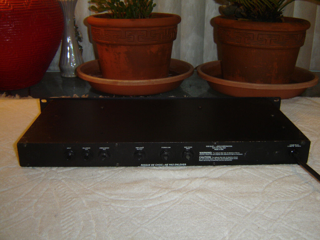 人気大割引 DOD R-825COMPRESSOR LIMITER コンプレッサー エフェクター