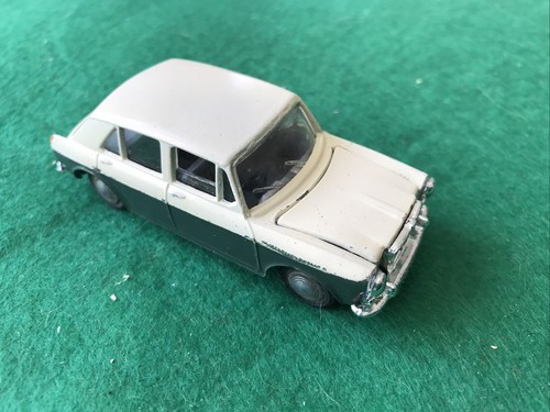 M.G. 1100, Spot On Diecast by Triang, nice restoration. - Picture 7 of 10