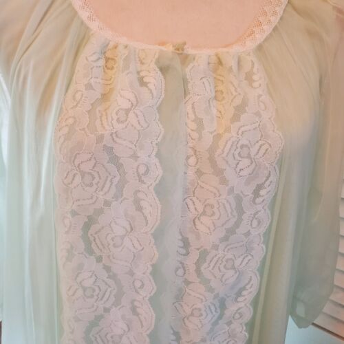 Vintage Movie Star Women's Small Mint Green With Lace Peignoir Gown & Robe Set - Picture 7 of 13