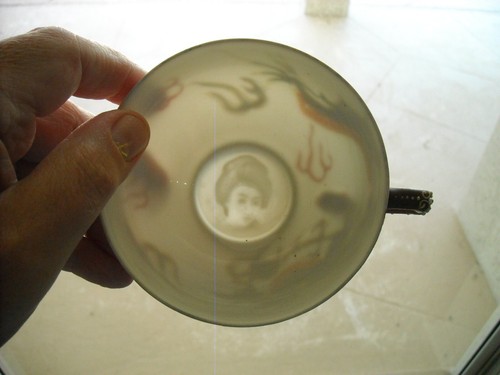 Dragonware Moriage Cup and Saucer with Geisha Girl Lithophane - Picture 3 of 4