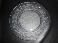 Beautiful Vtg clear glass floral design plate frosted center 10 inches excellent