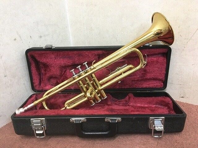 YAMAHA YTR-1335 Trumpet Gold Musical instrument Mouthpeace Hardcase