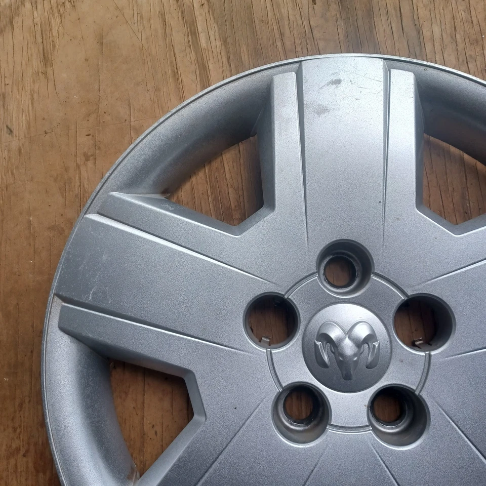 Calota Dodge Avenger 2008-2011 serve para roda 16" 05272552AA, 8029 01 - Imagem 2 de 4