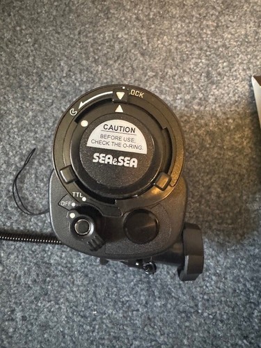 Sea & Sea YS-03 Solis Strobe for Cameras - No Fiber Optic Cable - Picture 5 of 9