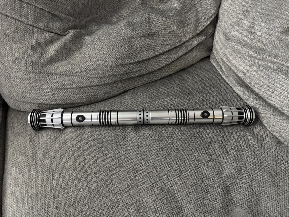 Nuevo Star Wars Galaxy's Edge Darth Maul Legacy Lightsaber Hilts Set Lote Disney 2 Foto 2 de 4