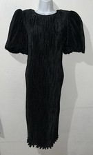 Vintage 1980s Crinkle Plisse Black Midi Dress Puff Sleeve Pleated Women Sz 6 USA