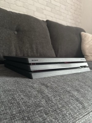 Sony PlayStation 4 Pro Konsole schwarz inkl. DualShock 4, Kabel & 3 Spiele