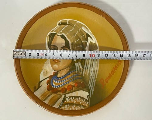 Romania Folk Art Wooden Plate Hand Painting European Traditional Romanian Woman - 第 3/3 張圖片