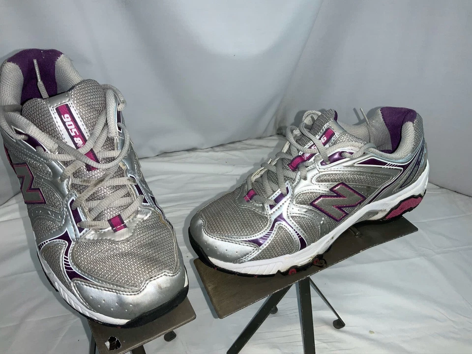 Tênis de corrida New Balance 506 tamanho 9 B feminino prata roxo perfeito estado YGI D0S-25 - Imagem 2 de 4