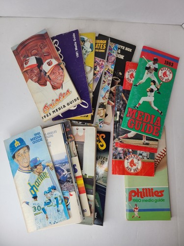 Menge 15 Vintage Baseball Media Guides Yankees, Red Soxs, Orioles, Dodgers 80er  - Bild 1 von 10