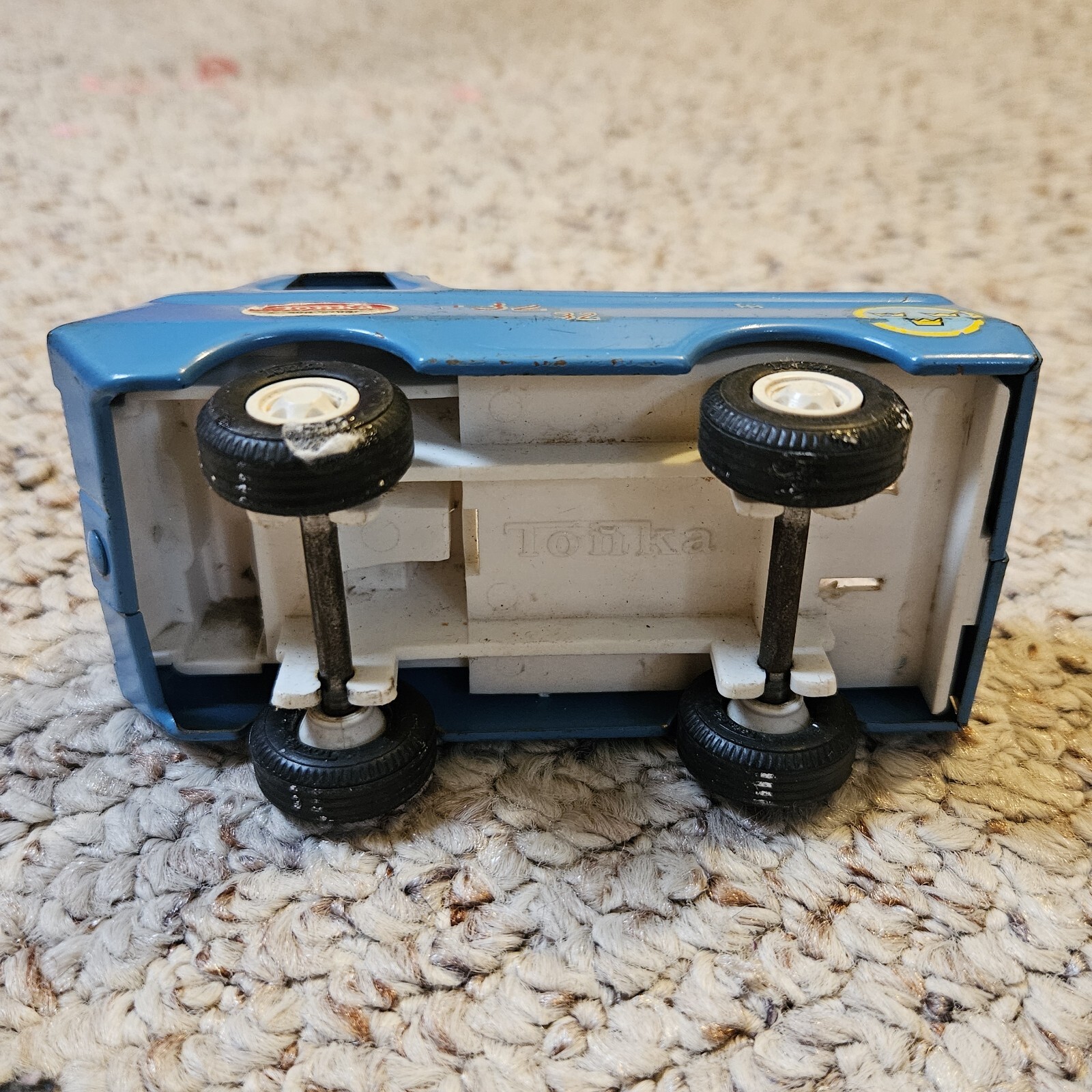 Vintage 1970s Tonka Pressed Steel Blue Pickup Tow Truck Toy (COMES AS IS)