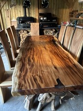 Live Edge Tisch und zehn Stühle Massivholz