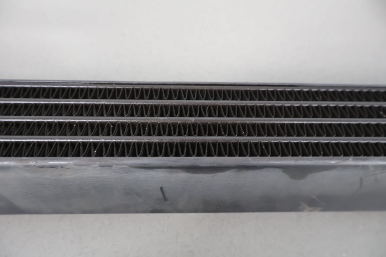 2009 Aston Martin V8 Vantage Rear Transmission Cooler W/Lines (6G33-7869-BB) 61K