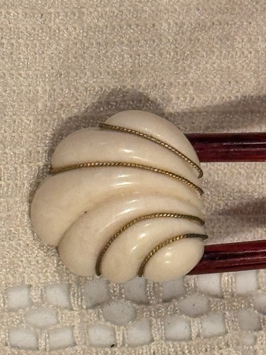 Vintage 1950's Hair Stick Tortoise Shell Plastic Pin w/White Shell w/Gold Wire - Picture 7 of 20
