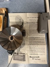 Vintage Honeywell Tilt-A-Mite Collapsible Flash Unit W/Instructions Untested