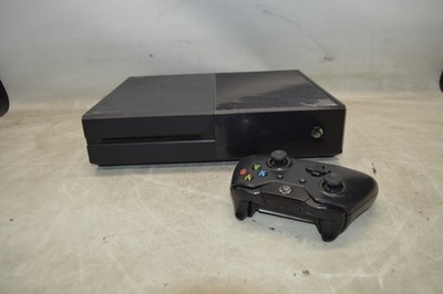 Microsoft Xbox One Console 1540  With 1537 Wireless Controller Video Game