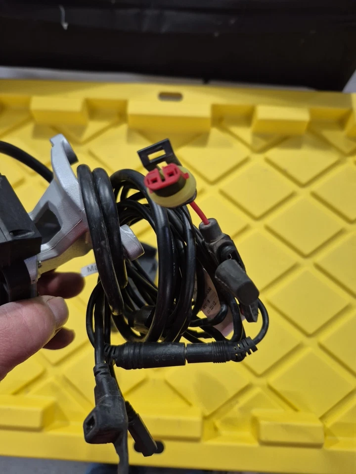 12-19 Can Am Spyder Roadster RT Limited GARMIN GPS Navigation Unit Bracket Charg - Image 4 of 4