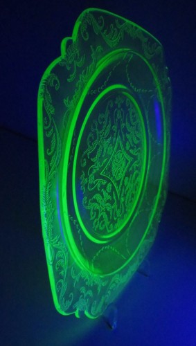 Vintage Green Vaseline Glass Luncheon Plates Federal Glass Co - Set of 3 - EUC - Picture 6 of 15