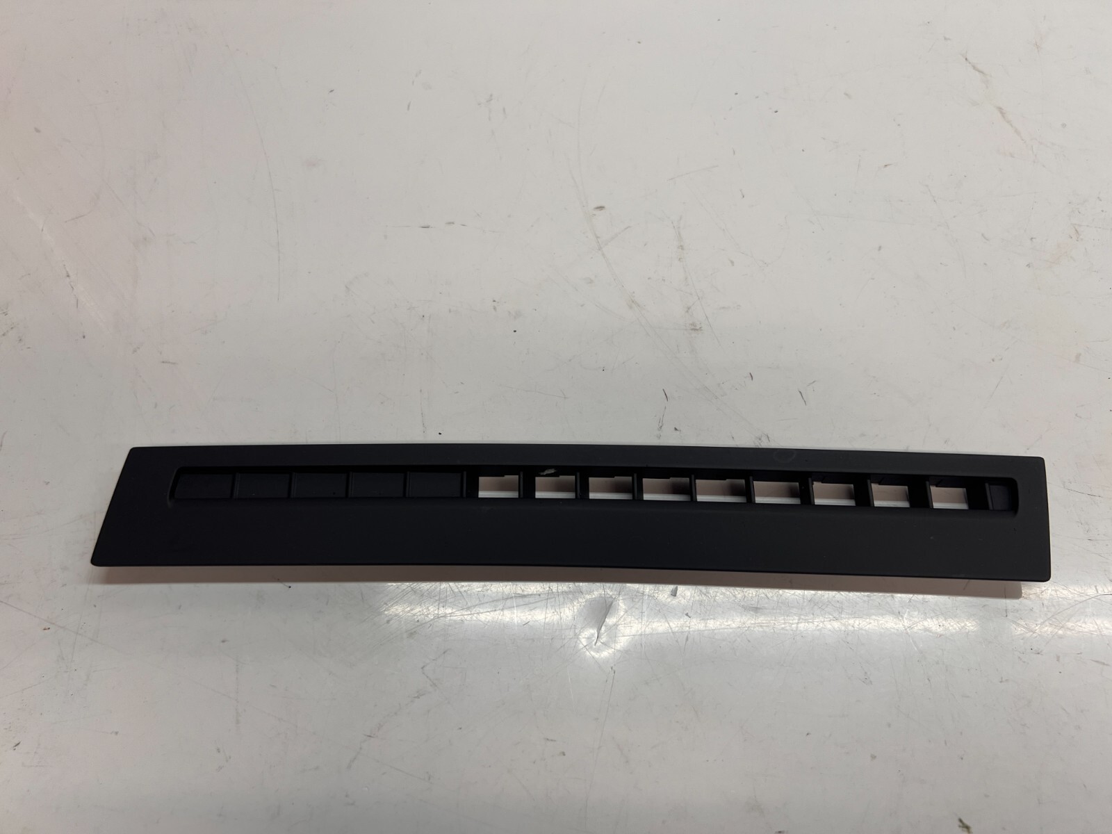 LAMBORGHINI AVENTADOR FRONT LEFT AC DEFROSTER JET AIR VENT GRILL OEM 470819793A