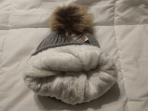 Detroit Lions Woman's Gray Fleece Lined Pom Hat - Picture 2 of 2