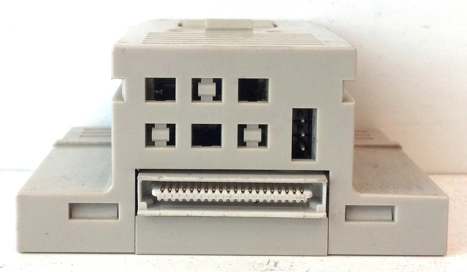 Módulo de E/S analógico de 4 puntos Omron GT1-DA04CST 24 V DC 0,15 A Foto 3 de 4