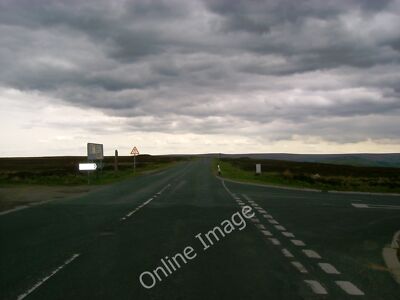 Foto 6x4 Straße nach Castleton Commondale geradeaus für Castleton Tur c2009