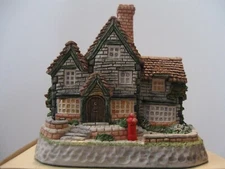 David Winter - The Post Office - In excellent condition, boxed.