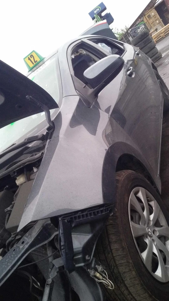 Toyota Corolla 2016 guardabarros delantero derecho azul 36721 usado 84 k millas Foto 4 de 4