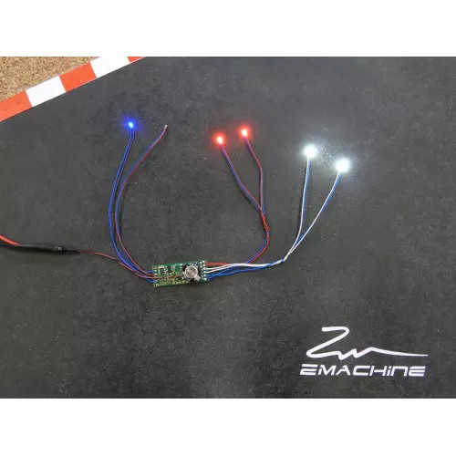 Kit LED Zmachine ZM161P32RB Police éclairage voiture circuit slot 1/32