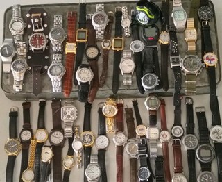 Huge Lot Of 6 Lbs Of Watches Massive Pile Of Good Watches Mens Vintage Etc Watch