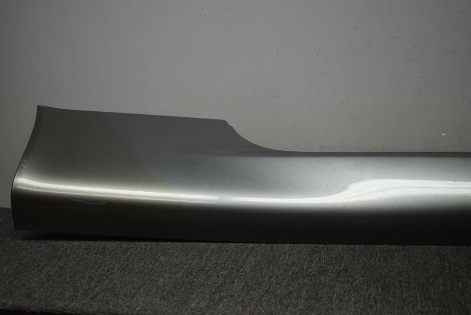 ASTON MARTIN DB9 PANEL BASCULANTE MOLDEO FÁBRICA OEM Foto 2 de 4