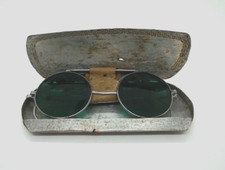 Antique Round Green Eyeglass with Aluminum Case