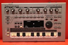 USED Roland MC-303 Groove Box Drum Machine Synth MC 303 U1900 230117