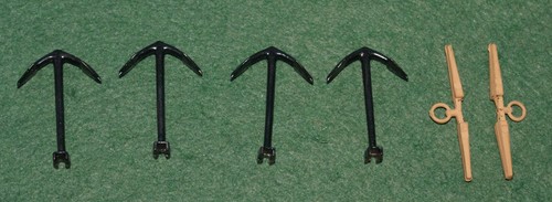 Airfix Golden Hind 1:72 Model Parts – Rigging, Anchors, Flags (slightly creased) - Picture 3 of 3