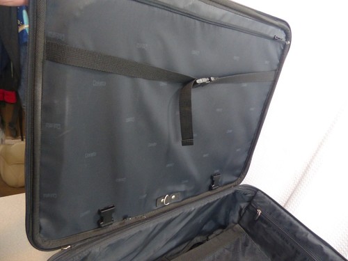 Dakota by Tumi Black 26” Upright Wheeled A Way Packing Case w/ Suiter 26x20x10" - Picture 10 of 24