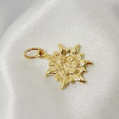 Double Sided Design Edelweiss Flower Charm Pendant 375 9ct Yellow Gold, C212 - Picture 6 of 7