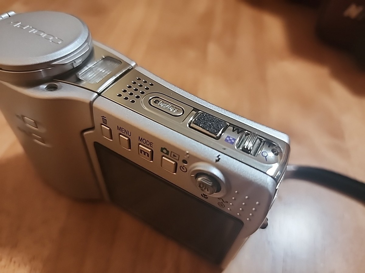 Very Clean] Nikon Coolpix S10 VR Digital Camera Silver | eBay