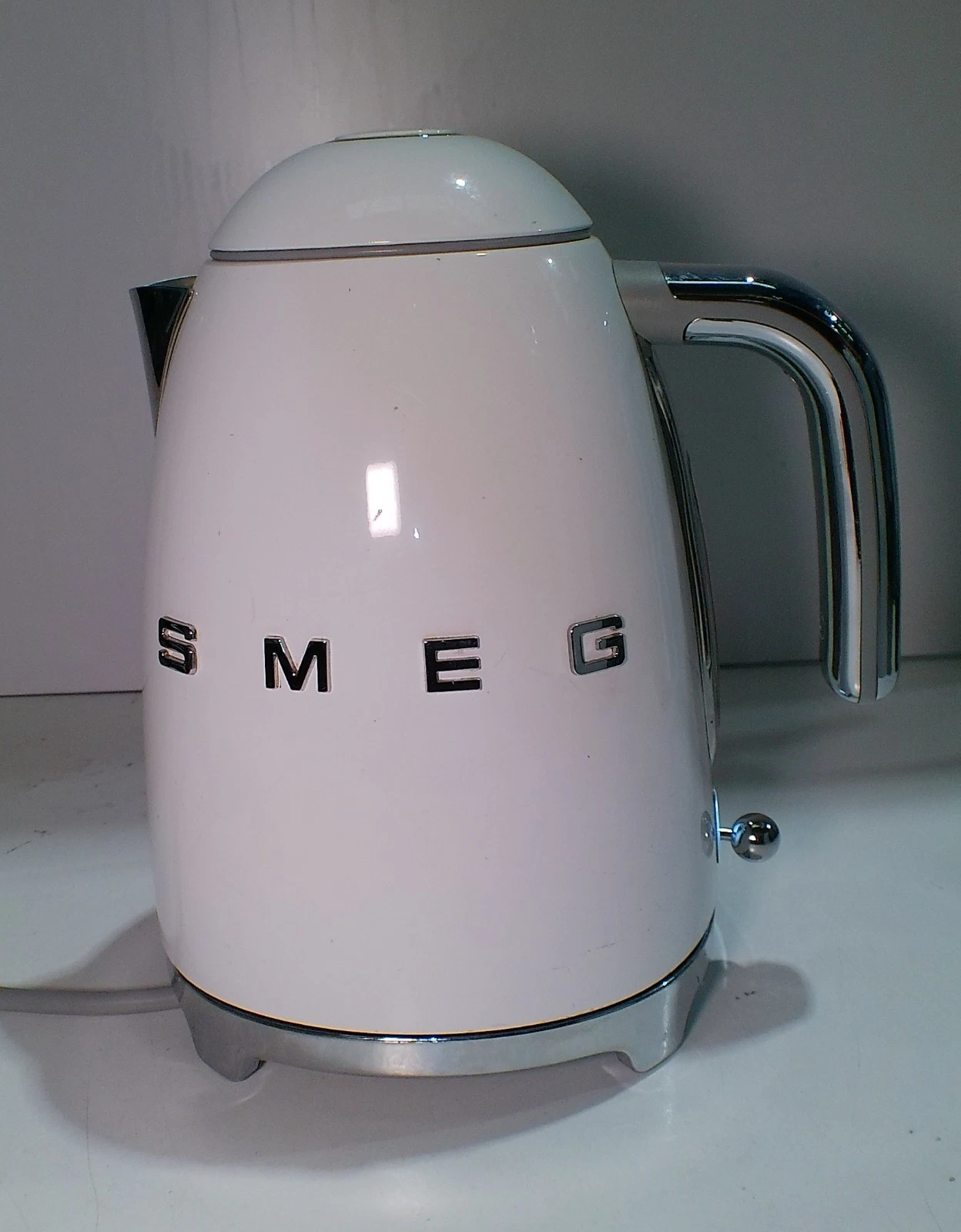 Smeg KLF03WHUK Retro Style Kettle 1.7 Litre 3000W Cordless Jug White boxed 0090