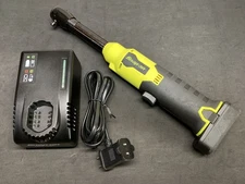 MINT! Snap-on CTR817 14.4v 1/4" Dr. Cordless Long-Neck Ratchet Charger & Battery