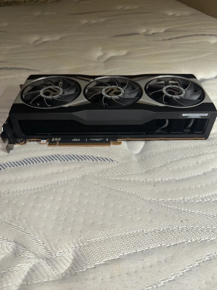 AMD Radeon RX 6900 XT 16 GB RAM - Tarjeta gráfica - Usada   Foto 4 de 4