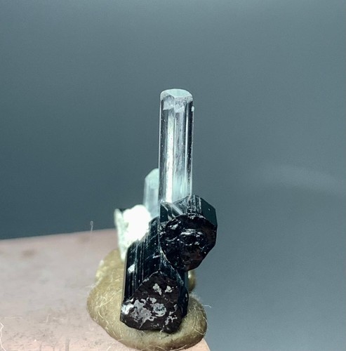 5 Cts Natural Aquamarine Crystals With Black tourmaline from Skardu Pakistan - Picture 4 of 7