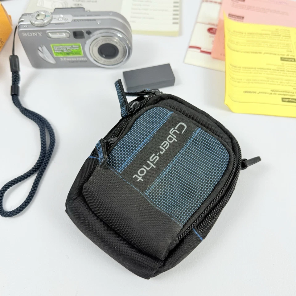 Retro Sony Cyber Shot 5.0MP Silver Digital Camera New Charger Y2K DSC-P10 - Image 2 of 4