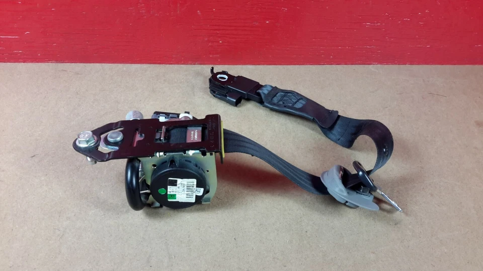 Cinturón de seguridad delantero derecho pasajero Kia Borrego 2009-2011 OEM Foto 2 de 4